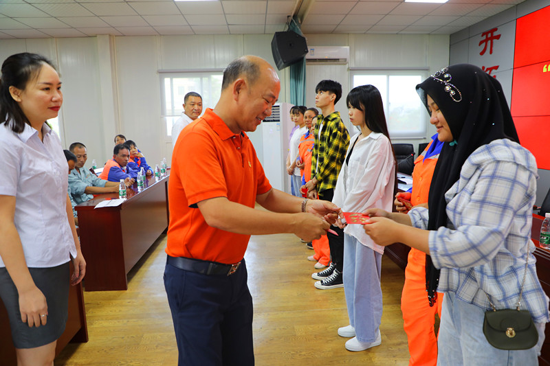 “金秋助學(xué)，圓夢明佳！”明佳集團(tuán)黨支部及工會組織開展愛心助學(xué)活動！